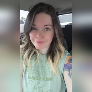 Meet your Posher, Angie